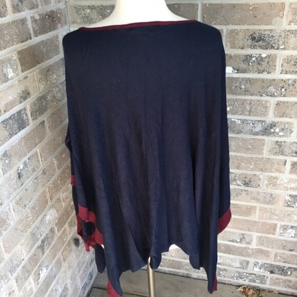 ROMEO & JULIET COUTURE Sweater Flowy Long Sleeve Handkerchief Hem Knit S/M - Picture 4 of 5